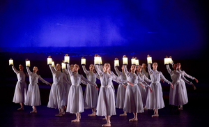Review: RAYMONDA, London Coliseum Image