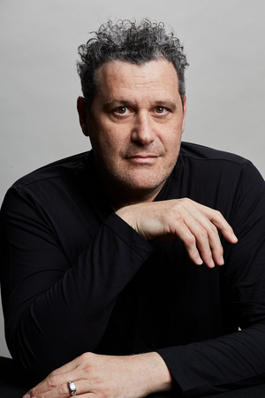 Isaac Mizrahi Returns to Café Carlyle in March 