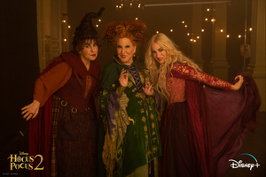 Bette Midler Celebrates HOCUS POCUS 2 Production Wrap 