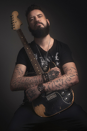 Canadian Rocker Robb Nash Releases New Single 'This Is War' Image