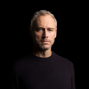 Interview: Elliot Cowan Talks 2:22 A GHOST STORY at Gielgud Theatre Image