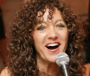 Singer/Songwriter Krisanthi Pappas Shares the Story Behind 'Hug a Million Times' Image