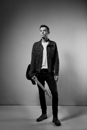 Jim Ward Announces 'Half A World Away (Live In Studio)' Image
