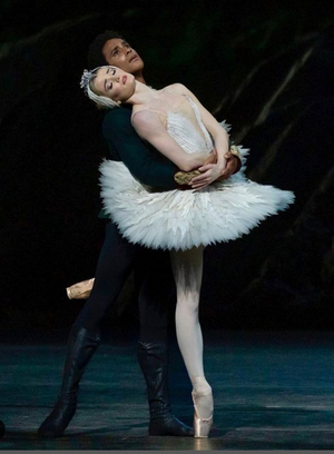 Review: SWAN LAKE, Royal Opera House 