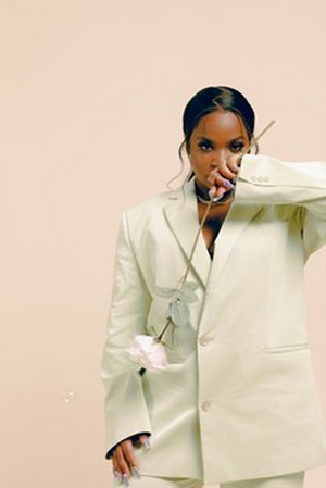 Savannah Ré Releases New Song 'Fiji' Image