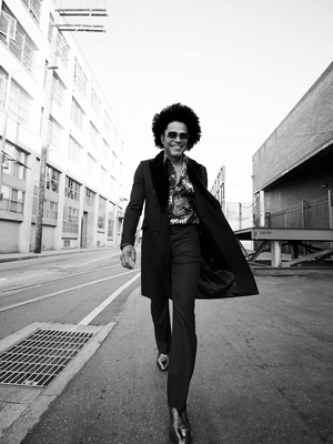 Maxwell Tops Billboard's Adult R&B Airplay Radio Charts with #1 Single 'OFF' Image
