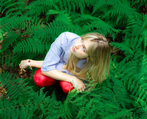 Kate Bollinger Shares New Single 'Lady in the Darkest Hour' Image