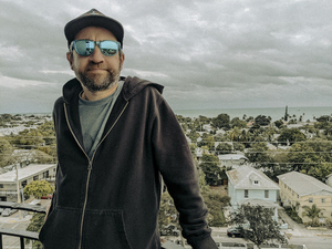 Terry Ohms Shares New Single 'I Only Listen to the Power Station' Image