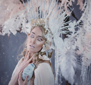 New-Zealand/American Artist Parabola West Unveils New Album Image