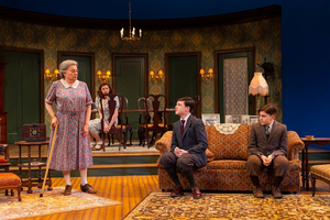 Review: LOST IN YONKERS at Hartford Stage Image