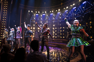 SIX: LIVE ON OPENING NIGHT Original Broadway Cast Recording Will Be Released on May 6 Image