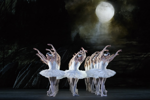 The Royal Ballet's SWAN LAKE Will Be Broadcast Live To Over 750 Cinemas Across The Globe 