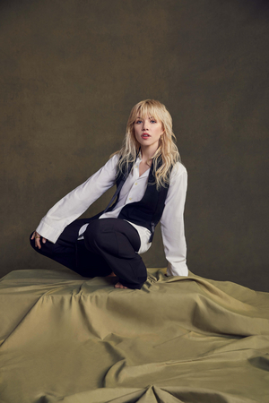 Carly Rae Jepsen Premieres New Single 'Western Wind'  Image