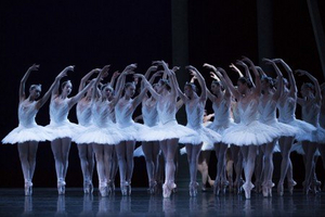 Review: PACIFIC NORTHWEST BALLET'S “SWAN LAKE” RETURNS TO THE STAGE at McCaw Hall  Image