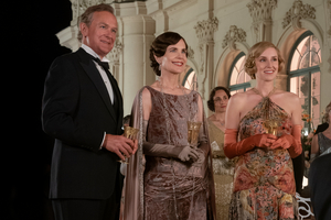Interview: Elizabeth McGovern on the Theatricality of DOWNTON ABBEY Image