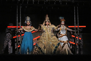 Review: AKHNATEN at the Met Opera Image