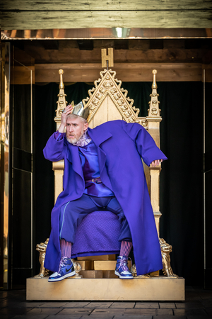 Review: HENRY VIII, Shakespeare's Globe Image