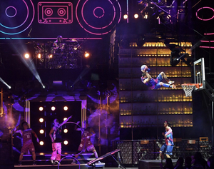 Cirque du Soleil's MAD APPLE Premieres at New York-New York Hotel in Las Vegas 