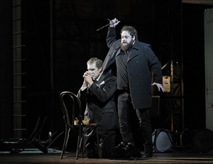 Review: New HAMLET Makes Its Mark at the Met with Stellar Cast, Impressive Production Image