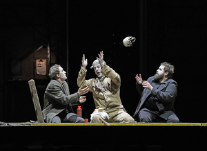 Review: New HAMLET Makes Its Mark at the Met with Stellar Cast, Impressive Production Image