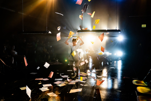 Review: LOOKINGGLASS ALICE at Lookingglass Theatre Company 