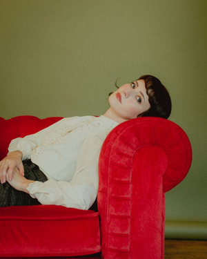 Anna Bates Releases Debut 'Here's to the End' EP Image