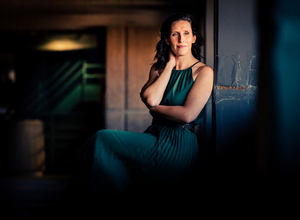 Edie Carey Releases New Album 'The Veil' Image