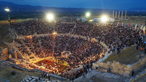 Türkiye's Laodicean Theater Hosts First Performance in 17 Centuries Image