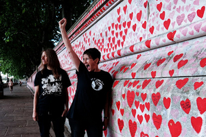 VIDEO: Deux Furieuses Share Video For New Single 'Bring Down the Government' Image