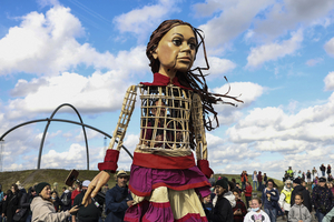 Amal, the 12-Foot-Tall Puppet of a Refugee Syrian Girl, is Coming to New York This Fall 