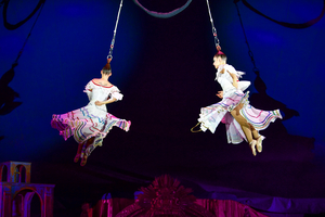 Review: GIFFORD CIRCUS' ¡CARPA!, Chiswick House And Gardens Image