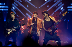 Review: Lionel Richie Rocks the Stage at Mohegan Sun 