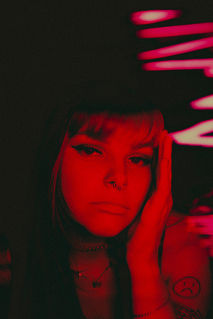 carobae Releases New Single 'dead ends/happy endings' Image