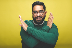 Eshaan Akbar Announces Debut Live Tour THE PRETENDER in 2023 Image