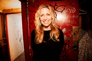 The Den Theatre to Present Comedian Laurie Kilmartin on The Heath Mainstage in August  Image