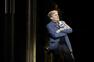 Review: WALKING WITH GHOSTS, Apollo Theatre Image