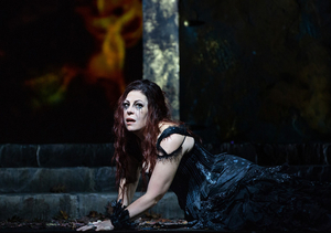Review: Cherubini's MEDEA with a Shattering Radvanovsky Opens Met Season, Proving 'Hell Hath No Fury like a Woman Scorned' Image
