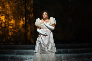 Review: Cherubini's MEDEA with a Shattering Radvanovsky Opens Met Season, Proving 'Hell Hath No Fury like a Woman Scorned' Image