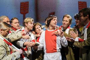 Feature: 14 HET THEATERSPEKTAKEL OVER JOHAN CRUIJFF SPEELT SPECIALE VOORSTELLING VOOR DOVEN EN SLECHTHORENDEN! Image