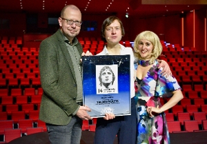 Feature: 14 HET THEATERSPEKTAKEL OVER JOHAN CRUIJFF ONTVANGT DIAMANTEN TICKET AWARD at Afas Leusden Image