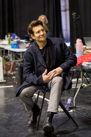 Interview: 'This is the Most Meta Acting Gig Ever!' Andy Karl on Being a Clown, UK Audiences and Returning to GROUNDHOG DAY Image