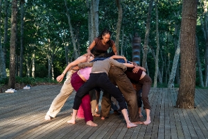 Robert Wilson's Watermill Center Gala Honors Dance and Visual Artist Simone Forti Image
