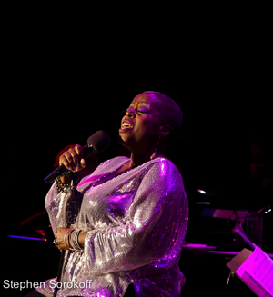 Review: Lillias White Makes 54 Below Happy Image