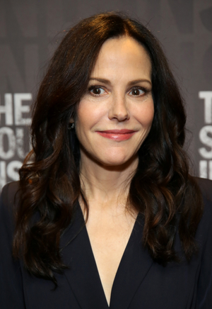 Mary-Louise Parker Will Lead WEEDS Sequel Series 