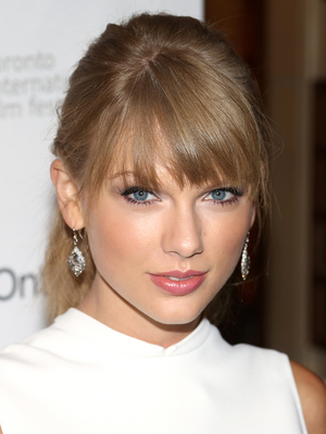 Jennifer Lopez, Taylor Swift, Oprah, & More Join ONE WORLD: TOGETHER AT HOME Image