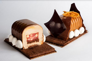 PATISSERIE FOUET for Christmas Dessert Image