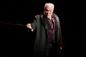 Review: ALL THE DEVILS ARE HERE: HOW SHAKESPEARE INVENTED THE VILLAIN at Guthrie Theater Image