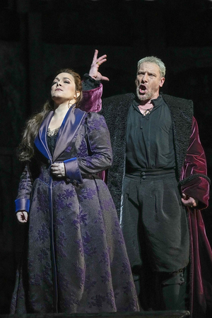 Review: DON CARLO Returns to the Met, This Time in Italian Image