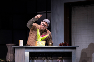 Review: LITTLE SHOP OF HORRORS at Guthrie Theater Image