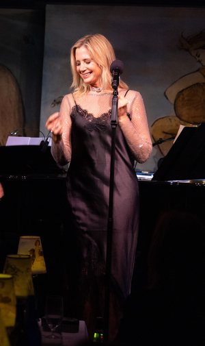 Review: MIRA SORVINO Shines A Light Throughout Café Carlyle Image
